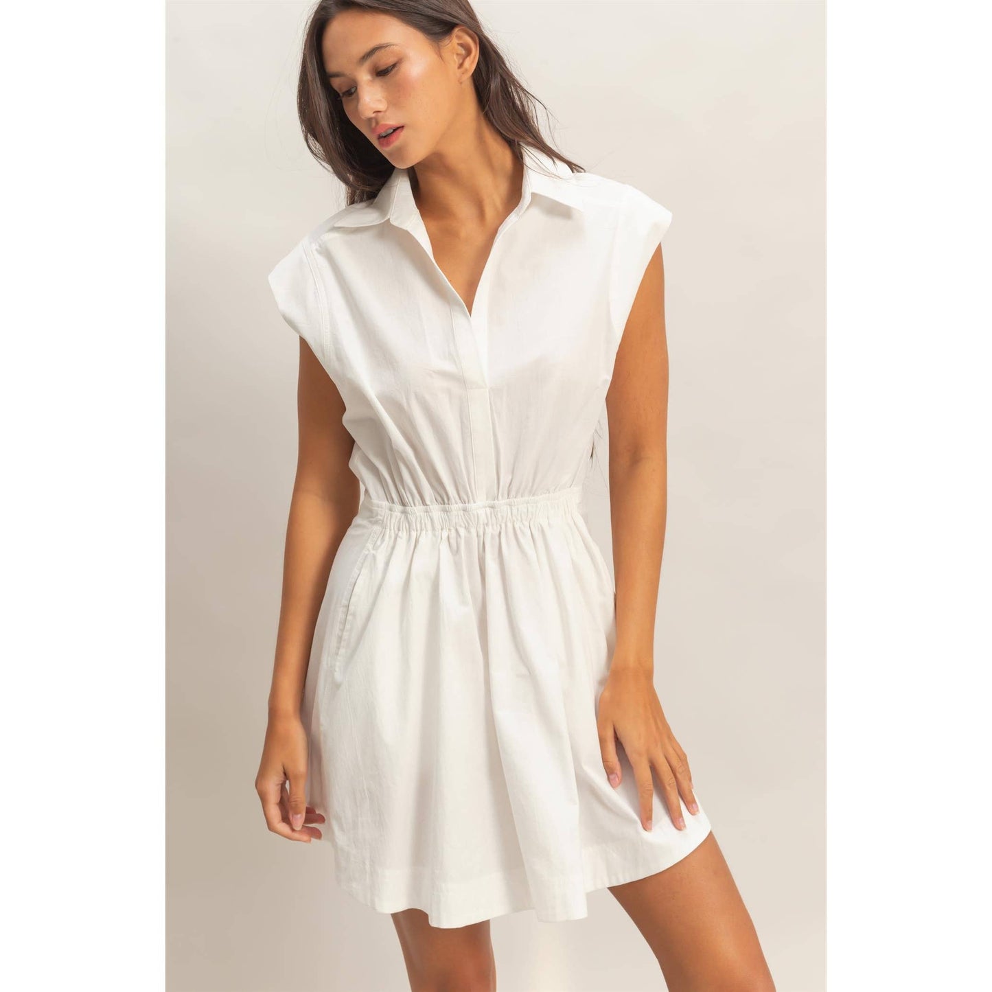 Double Zero - Sleeveless Collared Shirred Mini Dress: GREEN