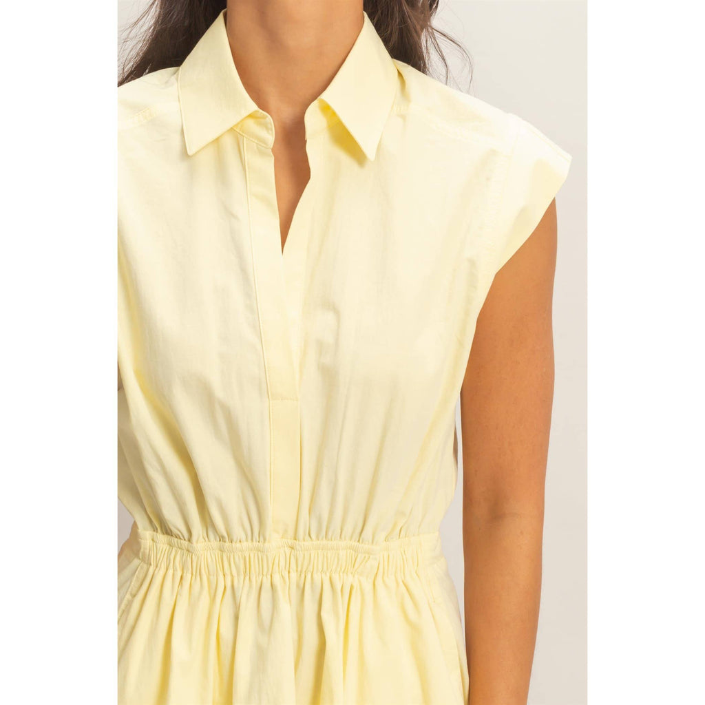 Double Zero - Sleeveless Collared Shirred Mini Dress: GREEN