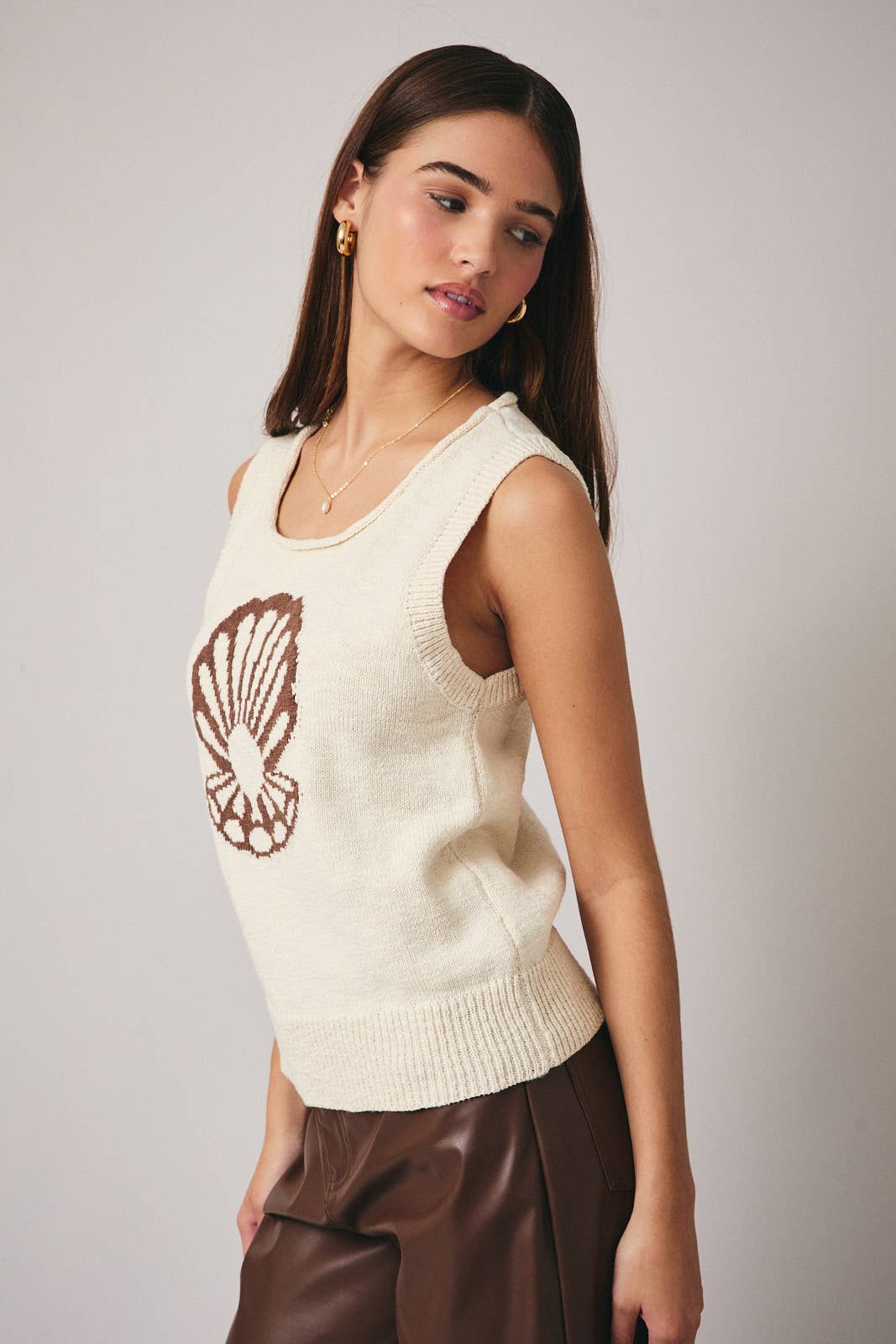 Sunday Edition - ROUND NECK SLEEVELESS SHELL PRINTED SWEATER: CREAM
