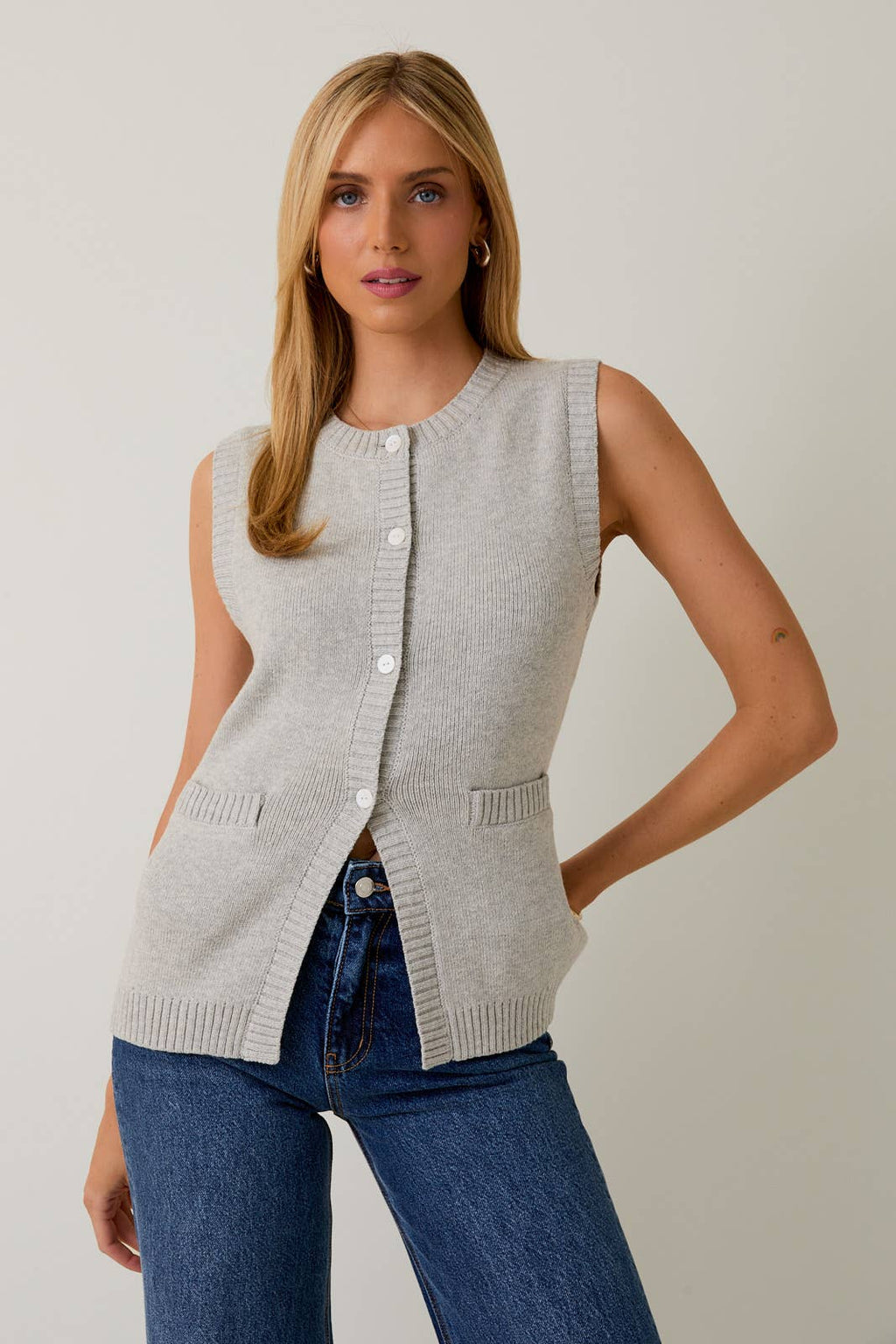 Sunday Edition - BUTTON DOWN KNIT VEST: H GREY