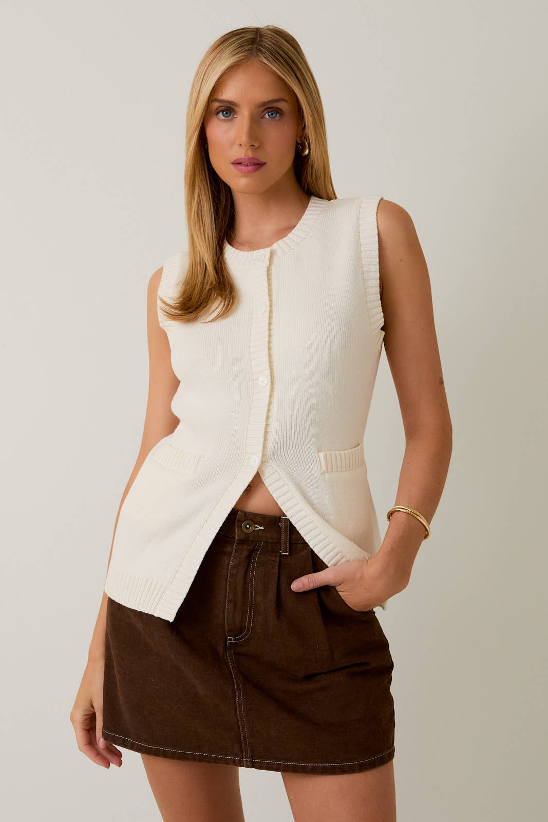 Sunday Edition - BUTTON DOWN KNIT VEST: H GREY