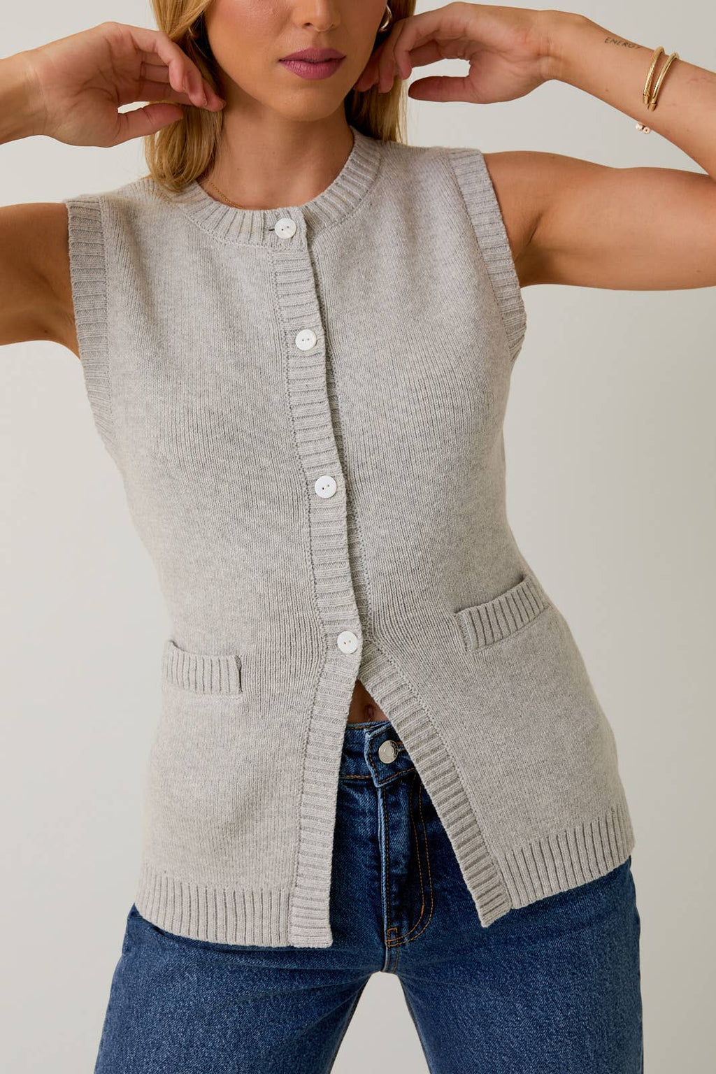 Sunday Edition - BUTTON DOWN KNIT VEST: H GREY