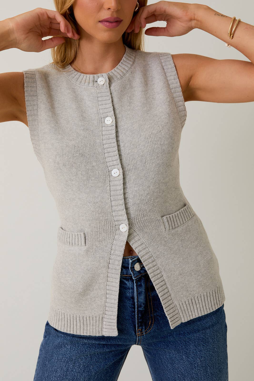 Sunday Edition - BUTTON DOWN KNIT VEST: H GREY