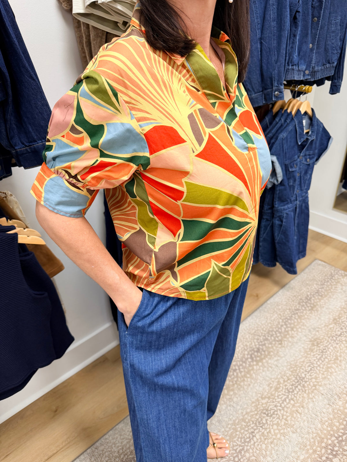 Karlie Floral VNeck Collar Top