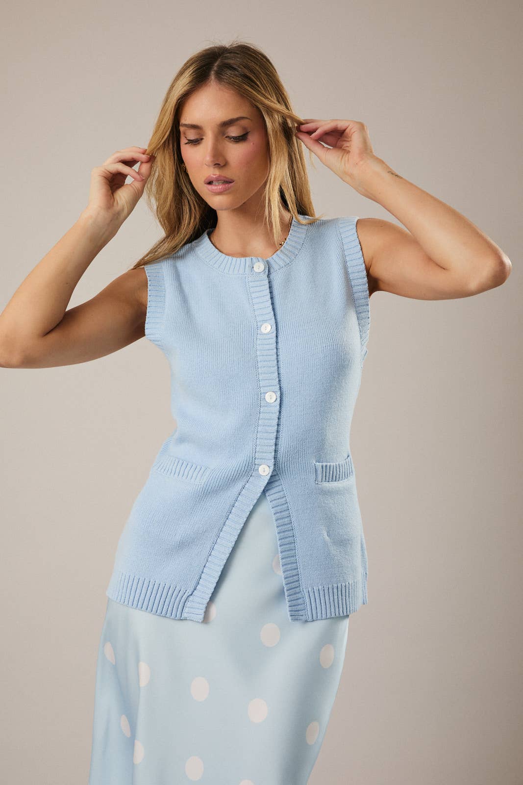 Sunday Edition - BUTTON DOWN KNIT VEST: H GREY