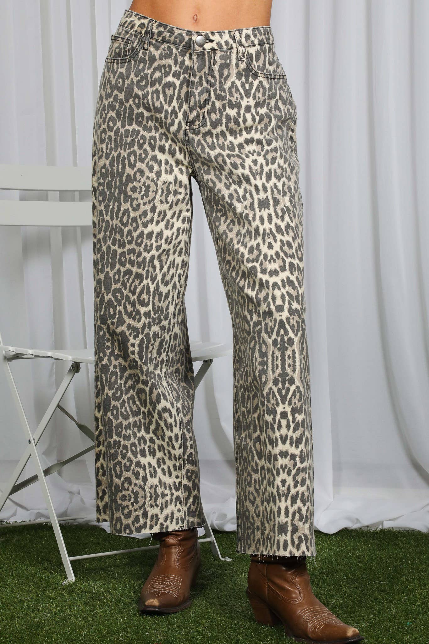 Vine & Love - Trendy Cropped High Waist Stretchy Capri Denim Pants VP83209: Brown