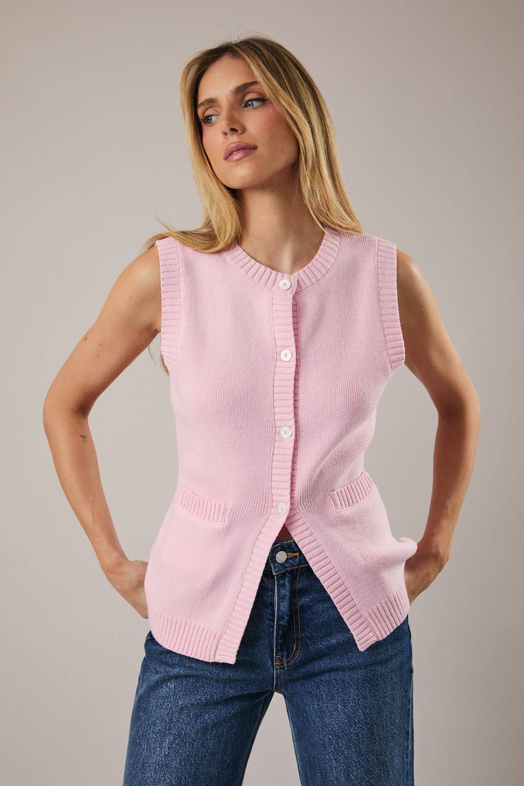 Sunday Edition - BUTTON DOWN KNIT VEST: H GREY