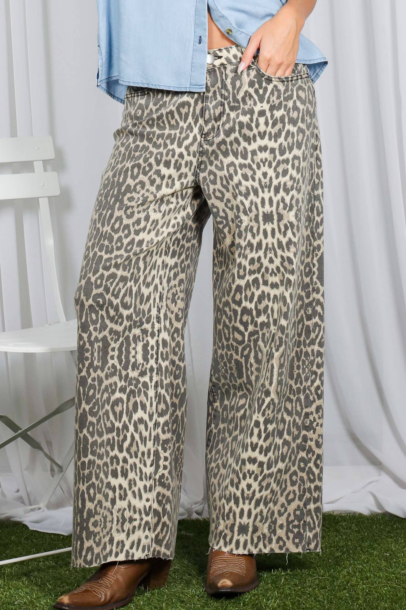 Vine & Love - Trendy Cropped High Waist Stretchy Capri Denim Pants VP83209: Brown
