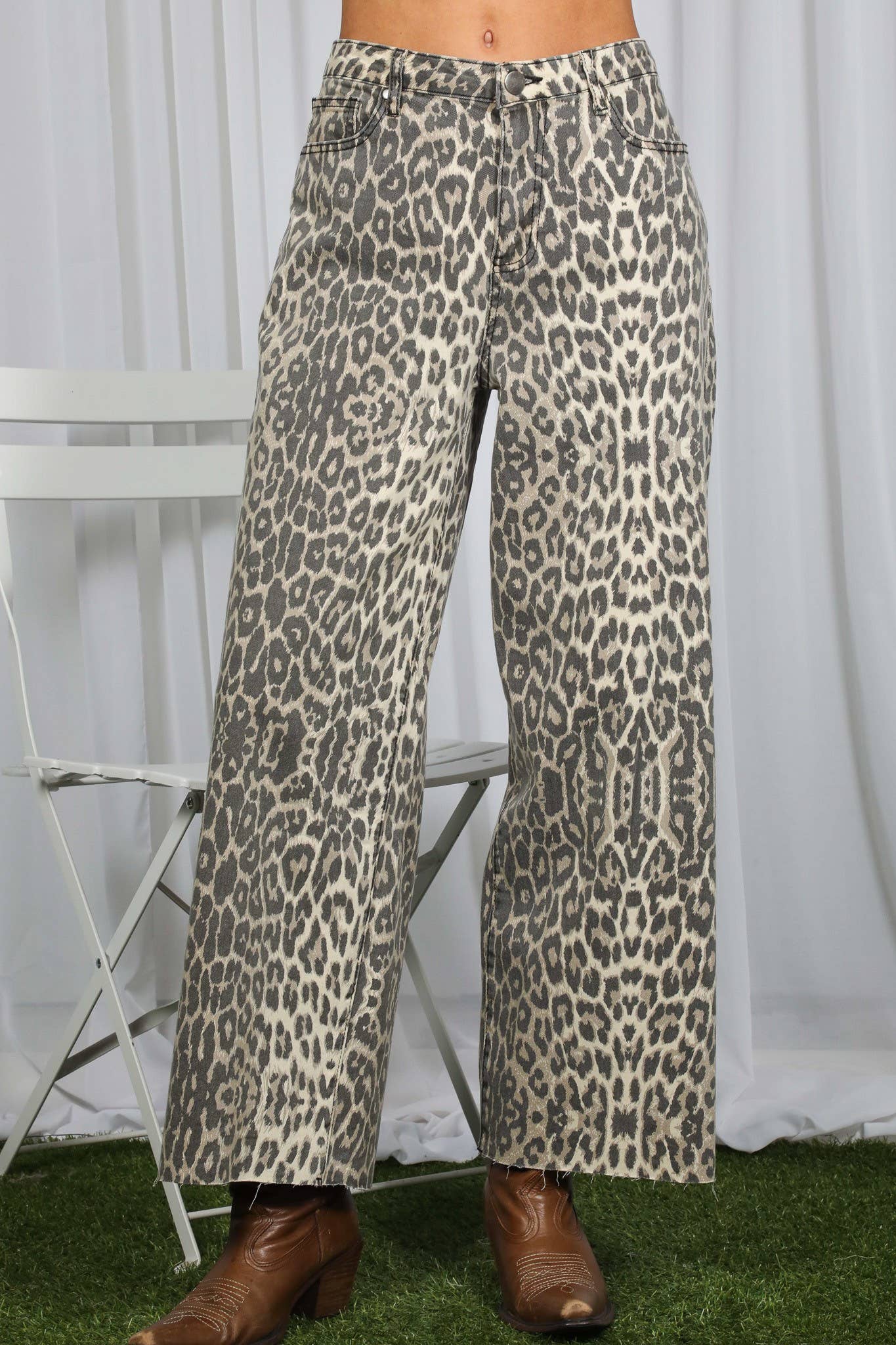 Vine & Love - Trendy Cropped High Waist Stretchy Capri Denim Pants VP83209: Brown