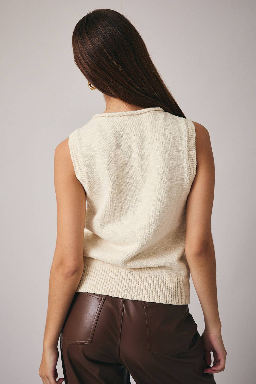 Sunday Edition - ROUND NECK SLEEVELESS SHELL PRINTED SWEATER: CREAM