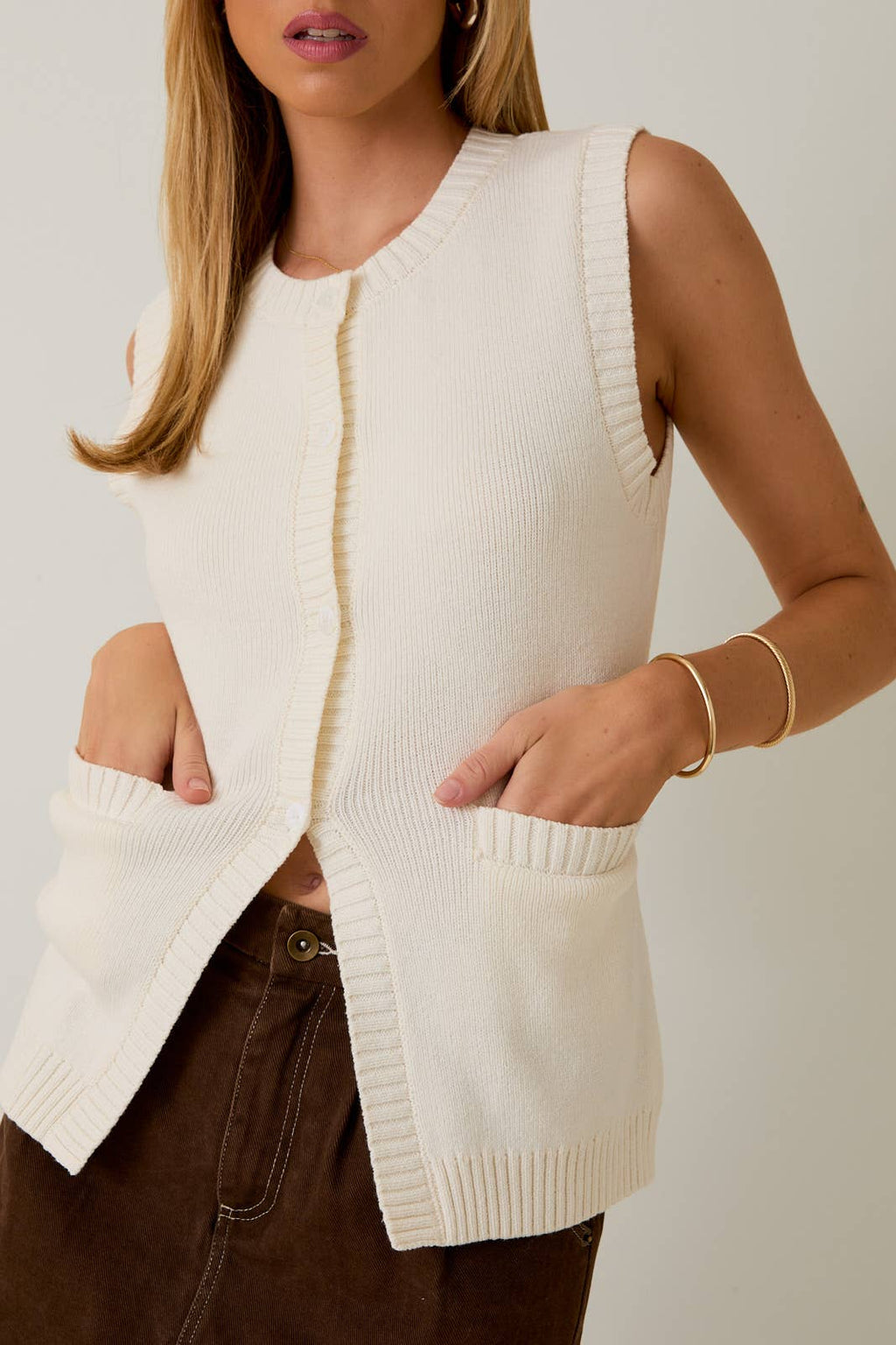 Sunday Edition - BUTTON DOWN KNIT VEST: H GREY